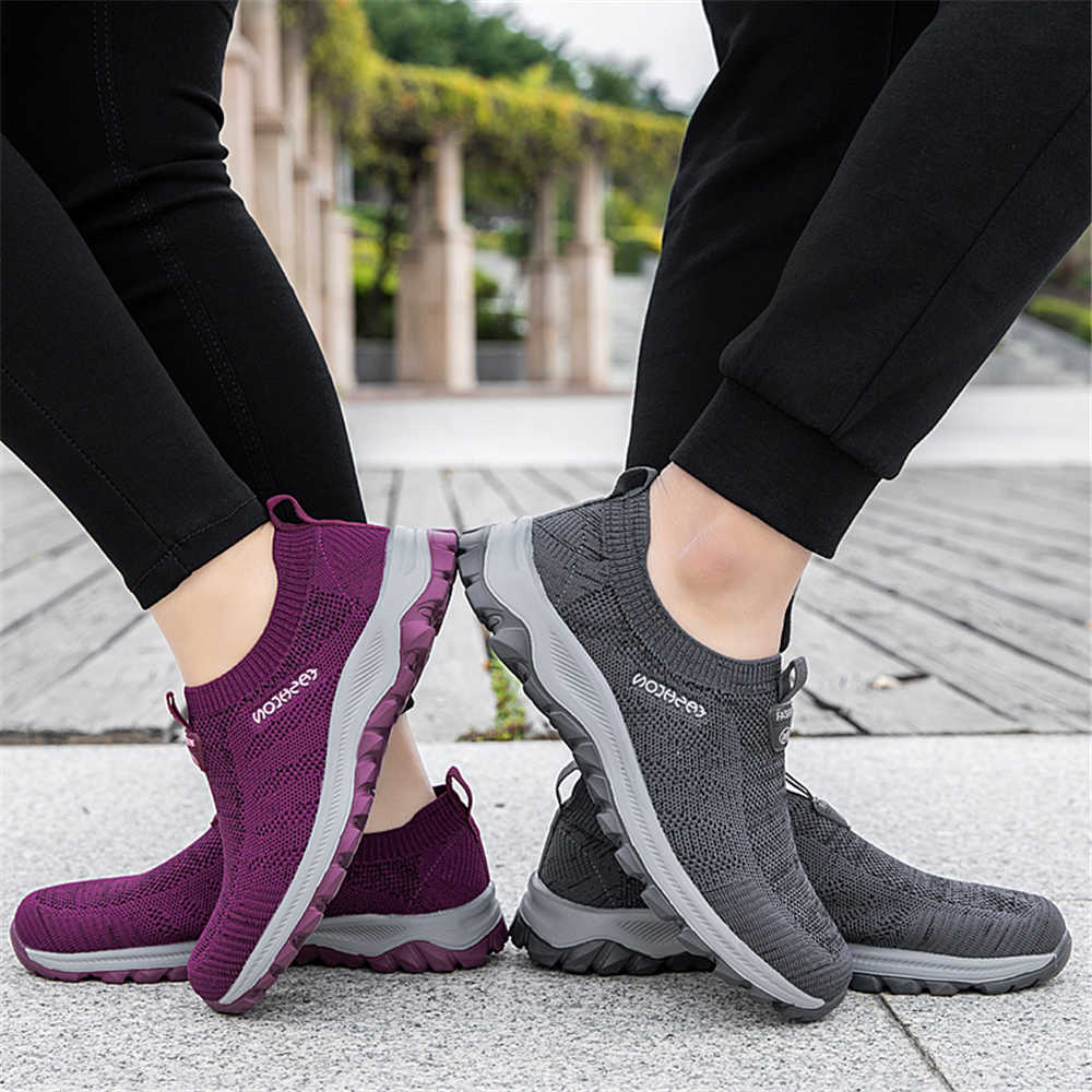 Zapatillas de deporte clásicas - Sewing Production reseña y precio